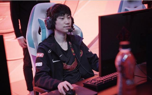 凭借此次世 凭借此次世