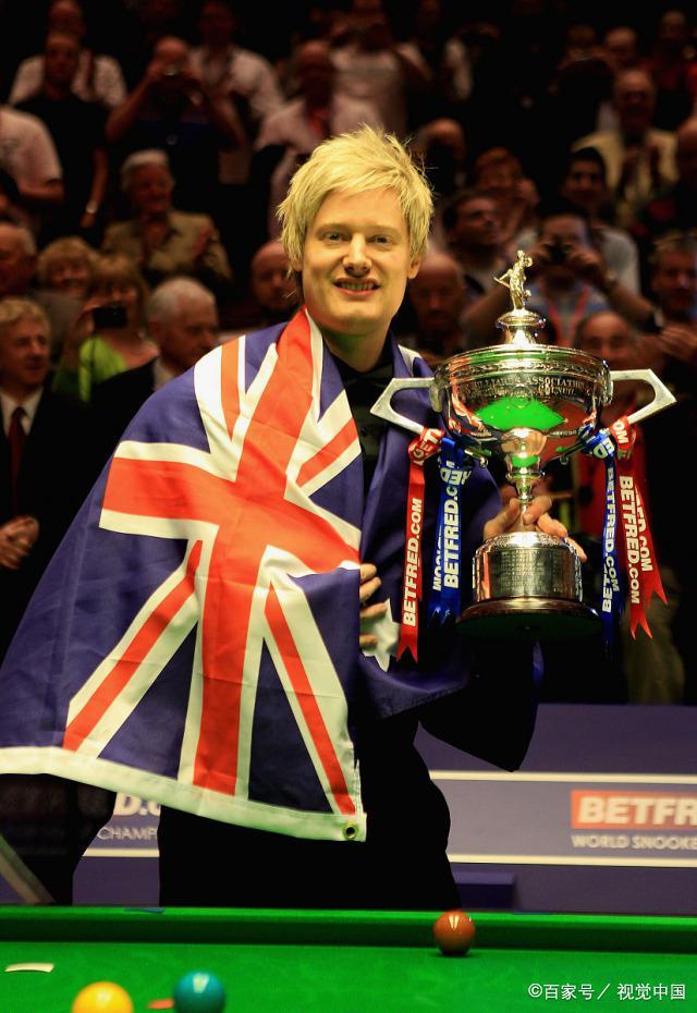 随着足球产 随着足球产